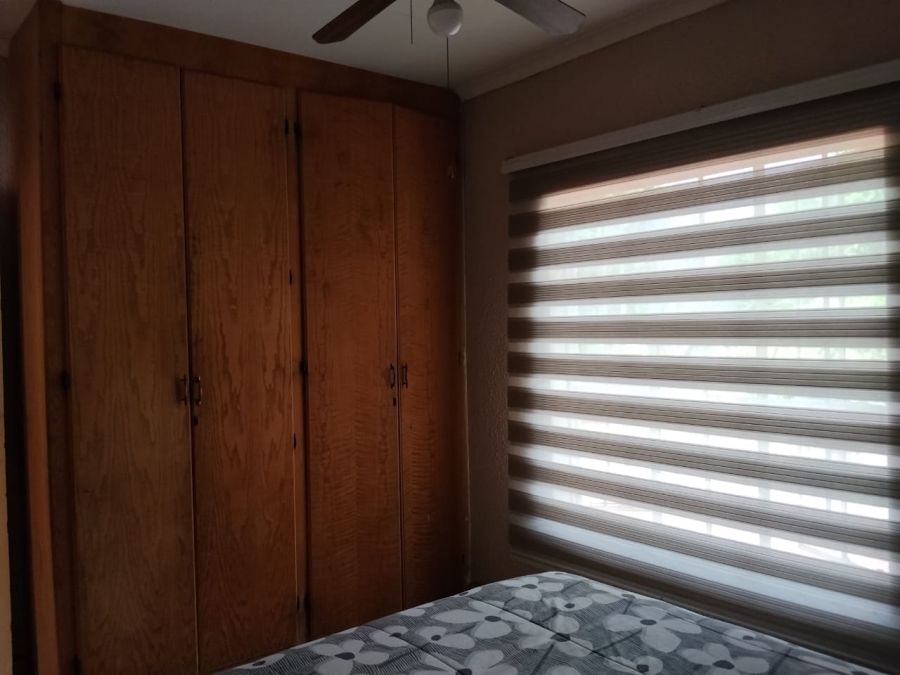 To Let 4 Bedroom Property for Rent in Geelhoutpark North West